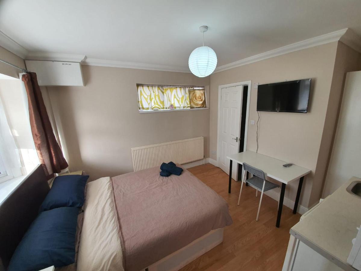 Eastwood Rooms Goodmayes Ngoại thất bức ảnh